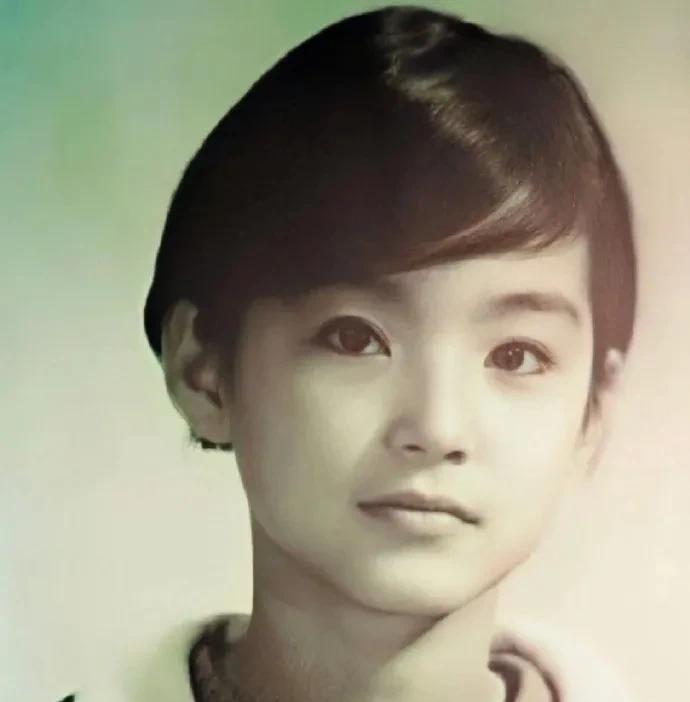 某明星小时候，你能认出是谁吗？