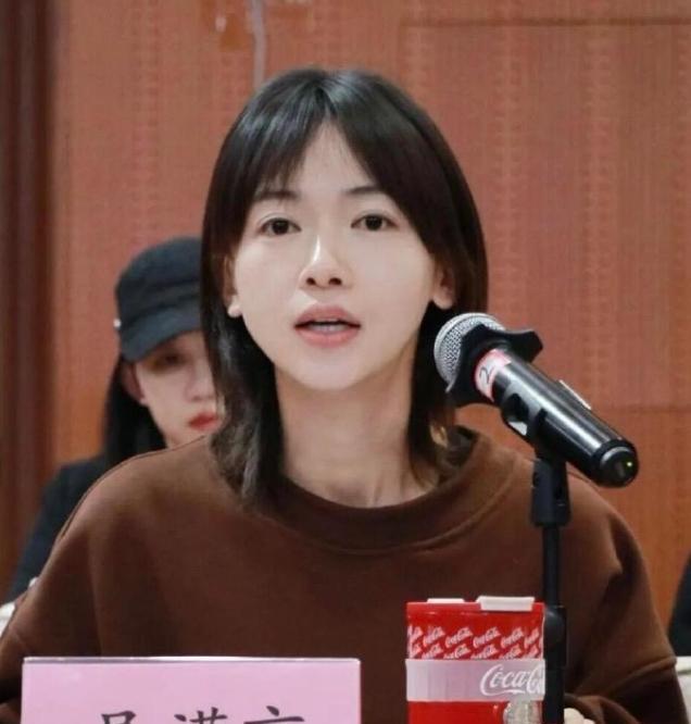 于正说吴谨言本月会复出
她复不复出对小花们冲击都不大了，爽女复仇赛道孟子义和陈都