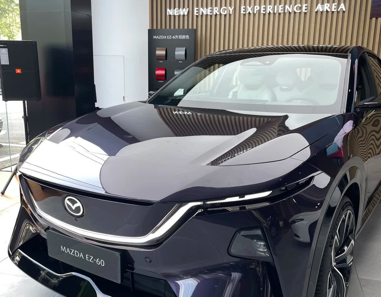 马自达EZ60是长安马自达推出的首款新能源中型SUV，合资车也要开始全面进军新能