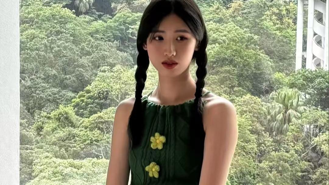 徐帆退休专心陪读女儿，和徐朵住美国别墅区，出行司机接送好阔气