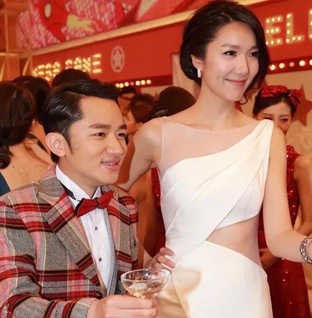 王祖蓝和老婆的感情可真是让人羡慕。王祖蓝早就给老婆准备好遗嘱了，房子租金全归老婆