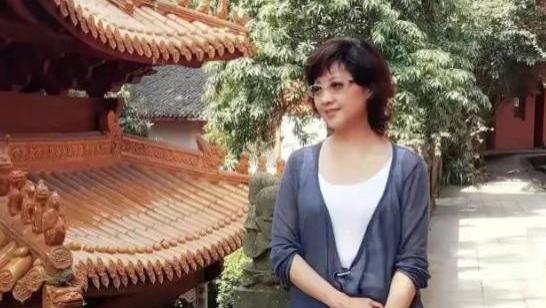 她是中国第一美女，结2次婚都没孩子，如今72岁仍美得令人羡慕！
