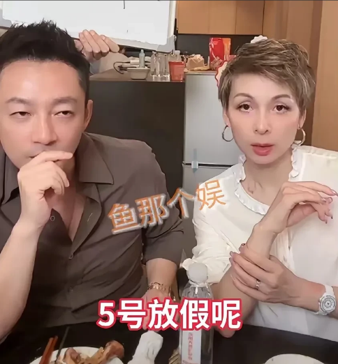 小玥儿小箖箖7月5号就放假了。汪小菲早已把两孩子的暑假安排得明明白白。

终于不