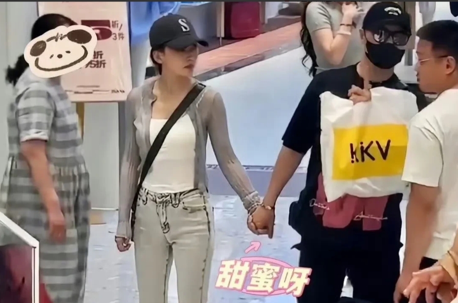 森林北这脾气可真好，被叫“五姨太”都不生气！
不得不说，有些网友的嘴是真的笋，跑