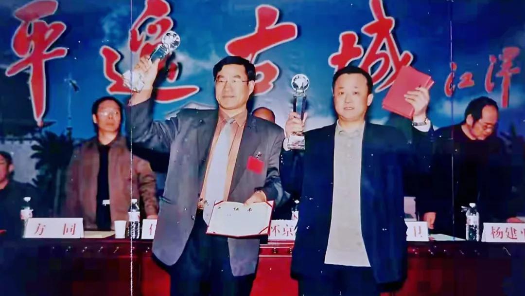 我与《中国出租租赁汽车》情悠长