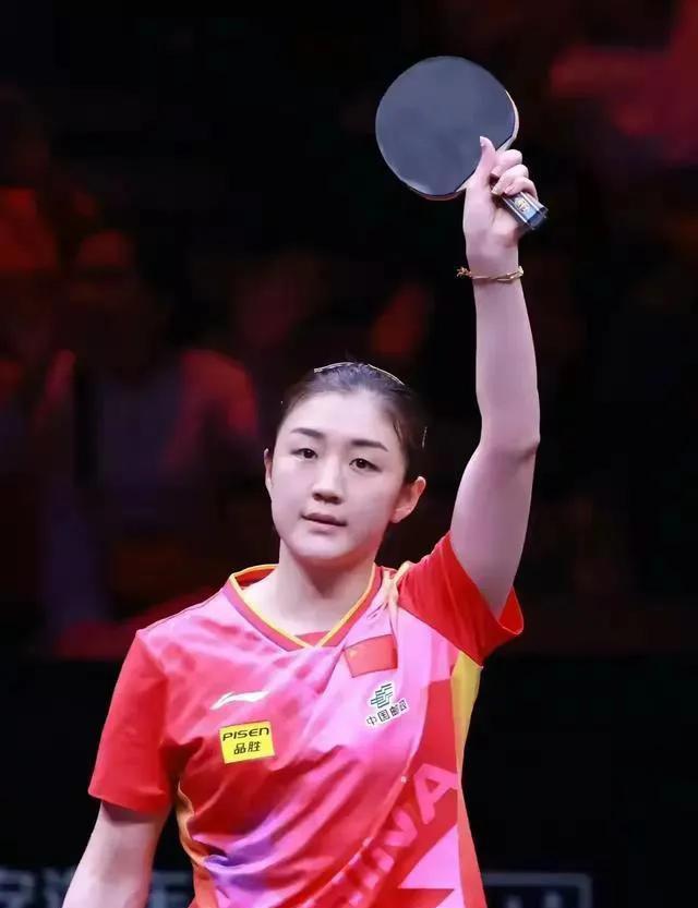 #陈梦发长文#
陈梦在一次访谈中坦言，你以为在集体里就得拼命搞关系？大错特错！陈