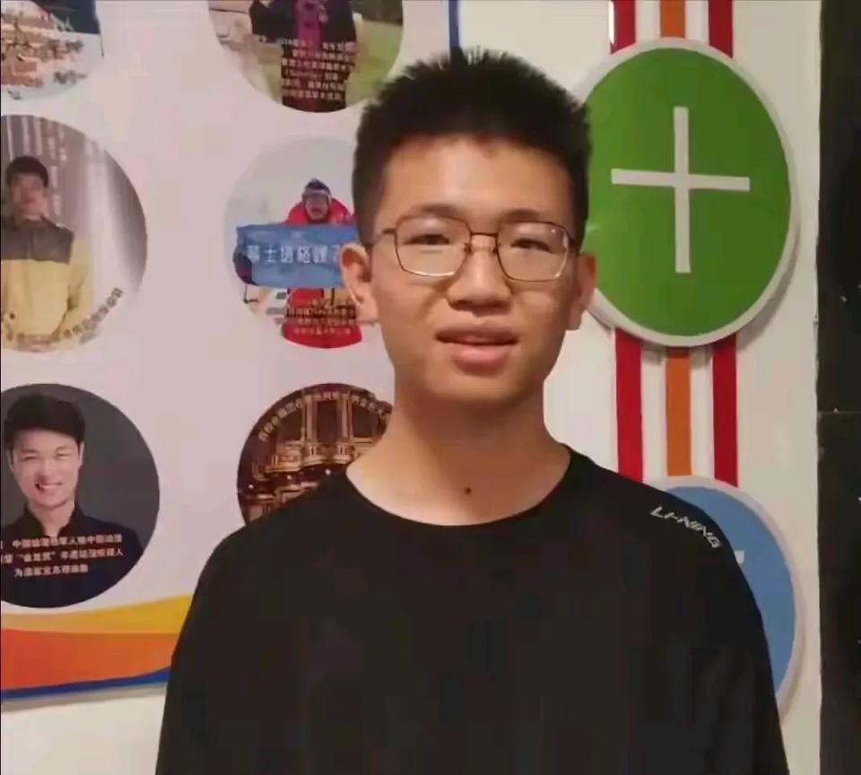 每一年的高考过后，都有一批可爱的孩子，真是令人喜欢呀！
我确实说不过来，但是还是