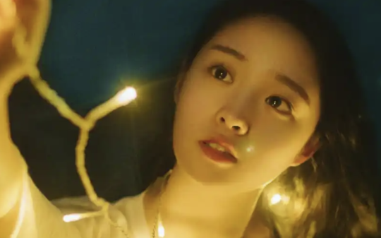 为了给未婚妻一个盛大的婚礼，我身兼数职，下班后跑去当司仪，可没想到新娘竟是我的未婚妻...