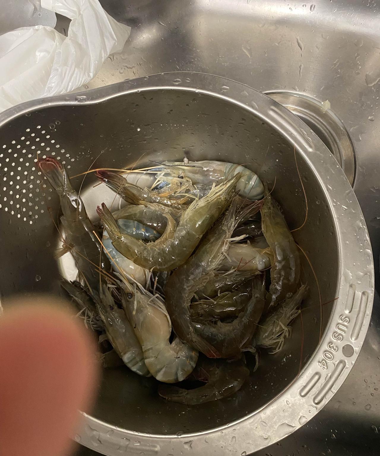 太残忍了，儿子说我突然有了圣母心，
这秋风一凉，儿子的馋虫就勾上来了，可以在家吃