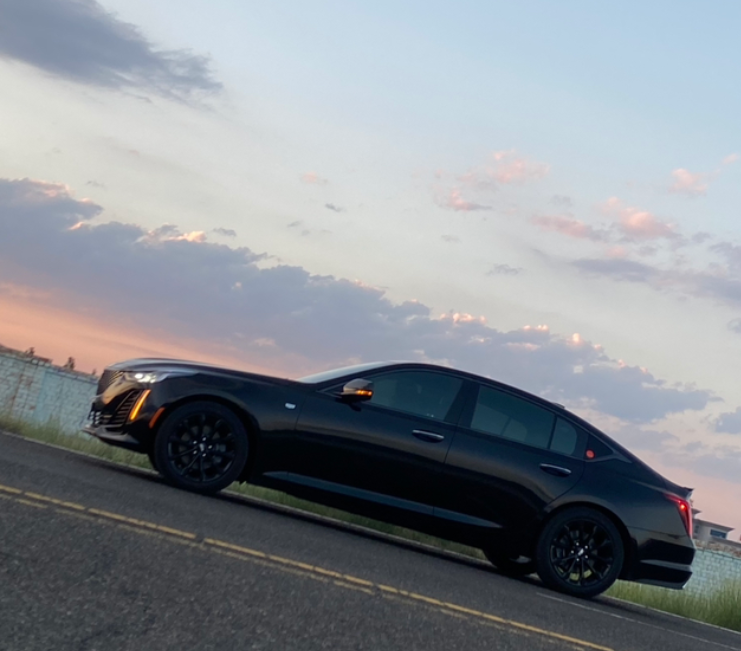 ct5三个月用车感受
马上三个月了，黑色收拾收拾颜值确实高 开在路上回头率也高。