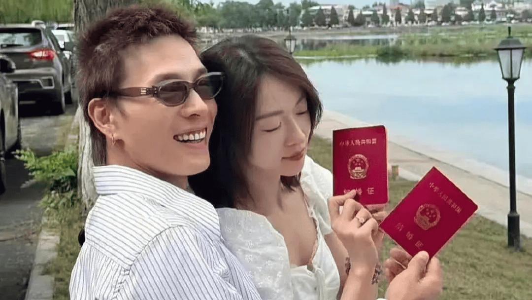 ​吴谨言洪尧海南偶遇用餐！二人世界甜度拉满