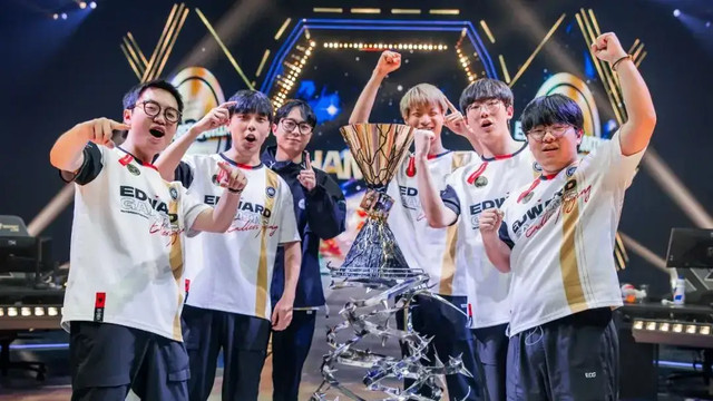 《无畏契约》双端齐绽，5000万月活引爆FPS新纪元