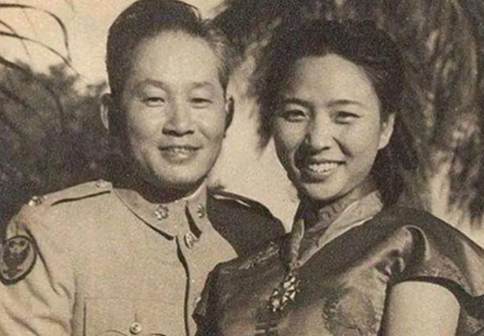 1951年的一个晚上，孙立人躺在床上准备入睡，习惯性地将他的妻子搂进了怀里。然而