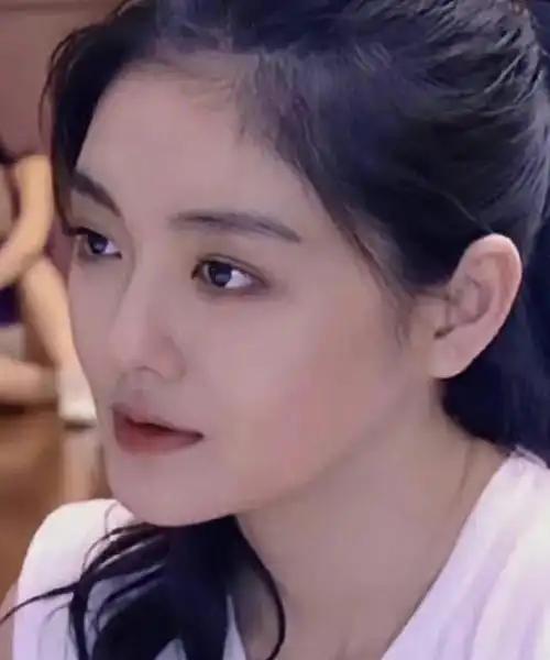 终于知道，
为什么小s和具俊晔去韩国，
为何不带s妈黄春梅了！看到她深夜发小作文