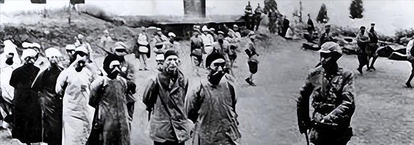 1950年，解放军剿匪部队追入一座尼姑庵。眼看任务即将结束，一个小战士突然提出了