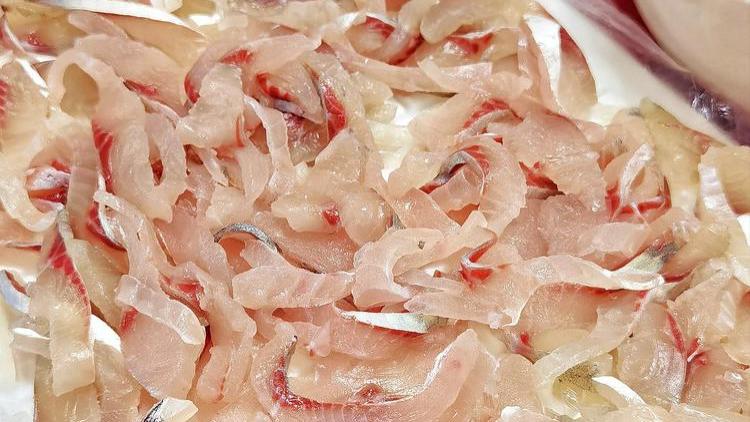 云南吃“生猪皮、生猪肝”，贵州吃“生猪血”，两广吃“生鱼”！