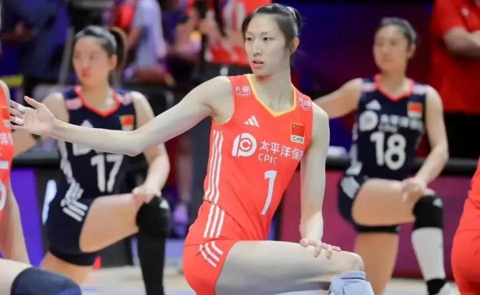 央广决胜时刻，请来一位评论员点评女排战胜日本队的比赛，却意外引发争议。这位评论员