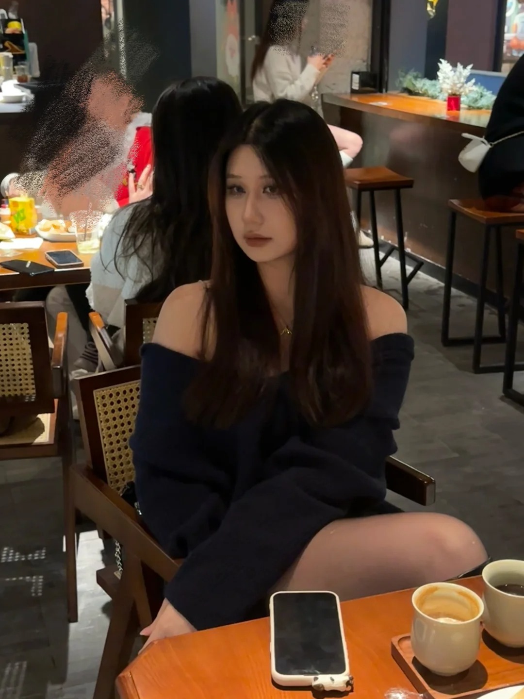 爱情，是夜空中最亮的星，即便遥不可及，也让人心生向往