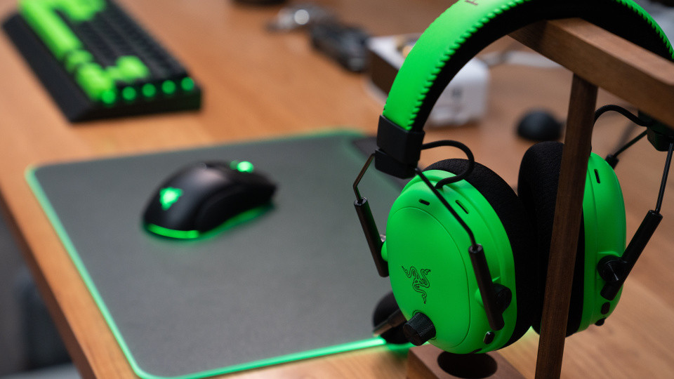 雷蛇旋风黑鲨V3专业版：电竞人的本命耳机，2K档位游戏耳机真香款