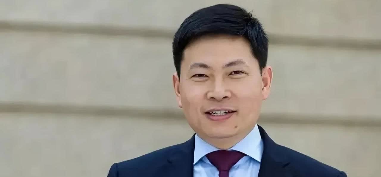 中国汽车界，百年未有之大变局
中国汽车，进入2024年以来，两个做手机的大佬在