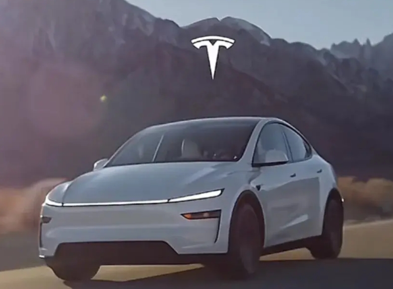 特斯拉推出全新MODEL Y L，时隔五年，特斯拉终于推出新的车型，特点只有一个