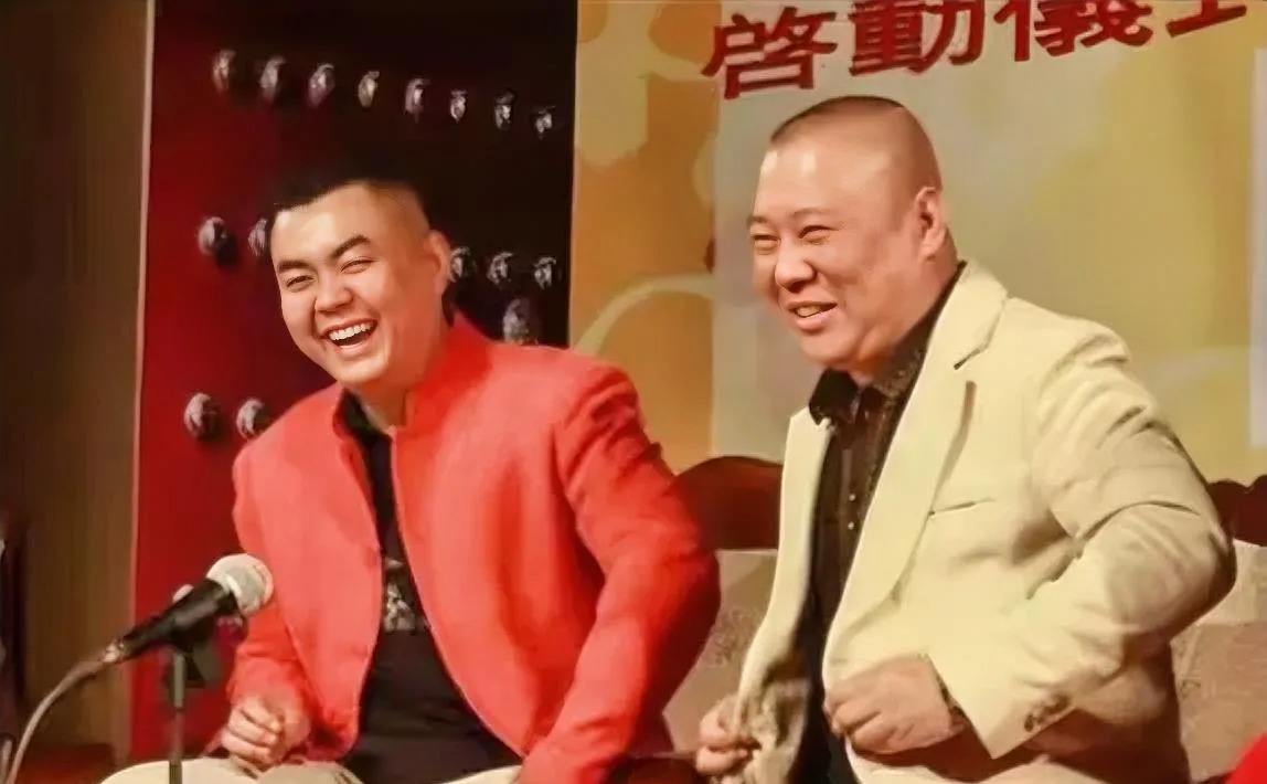 张伯鑫评侯宝林大师风范











张伯鑫又评价郭德纲啦？这到底是怎么