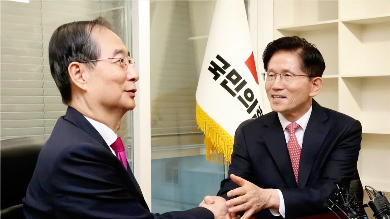 韩国大选候选人金文洙表示：“希望韩德洙担任选举对策委员长，我会把你当师父！”引发热议！