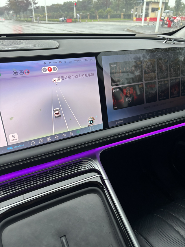 跑高速有哪些技巧
一、保持开阔的视野
高速路上由于车速很快，出现紧急情况要求作出