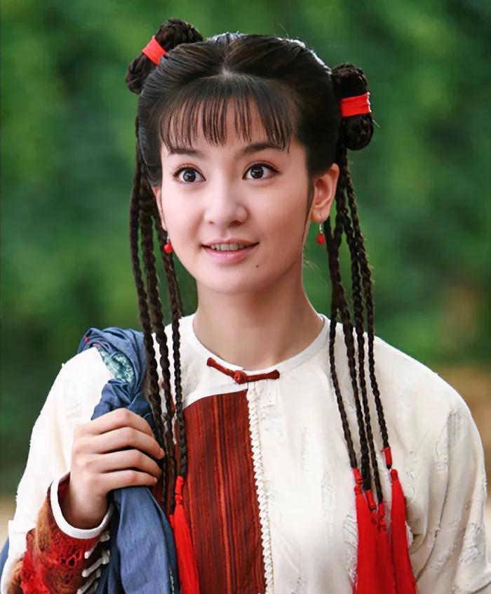你敢信吗？李晟在爆红新剧《新还珠格格》之前，竟然跑了整整十年的龙套！从默默无闻到