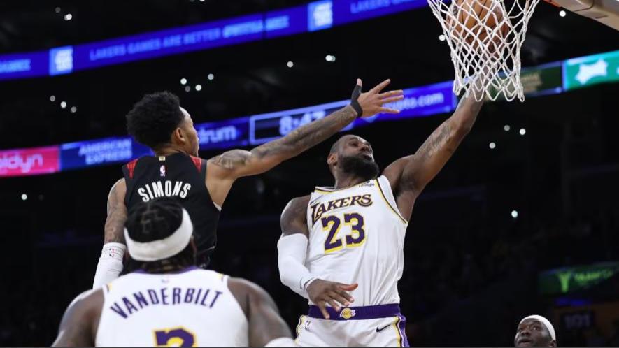 10月28日上午，76人公牛全胜领跑，杨瀚森1分1篮板创生涯新高