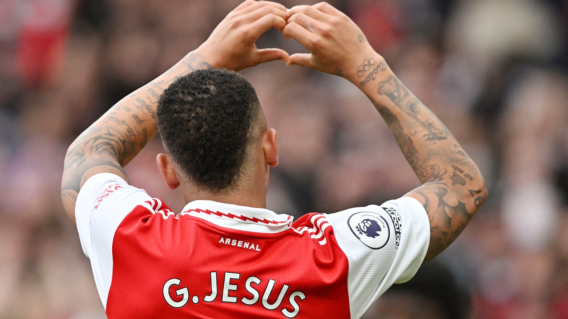 28岁的巴西前锋热苏斯正式回归球队训练，有望伤愈复出。
热苏斯经历了长达10个月