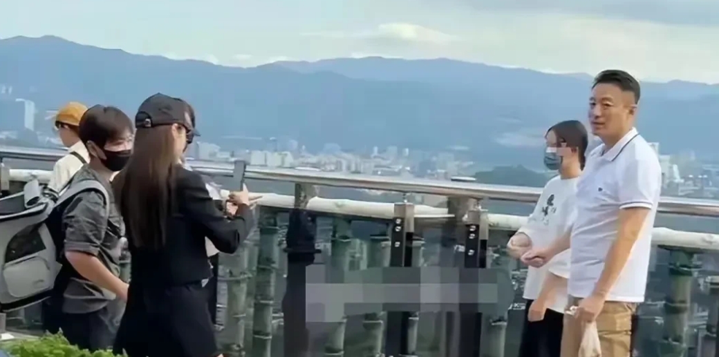 或许马筱梅
真的没说谎

他老公娶她是因为爱
不是为了给汪家生孩子

现在孩子在