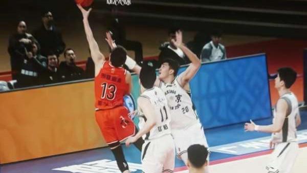 郭艾伦关键时刻全靠突破硬解！一巅峰杀招疑似丢失