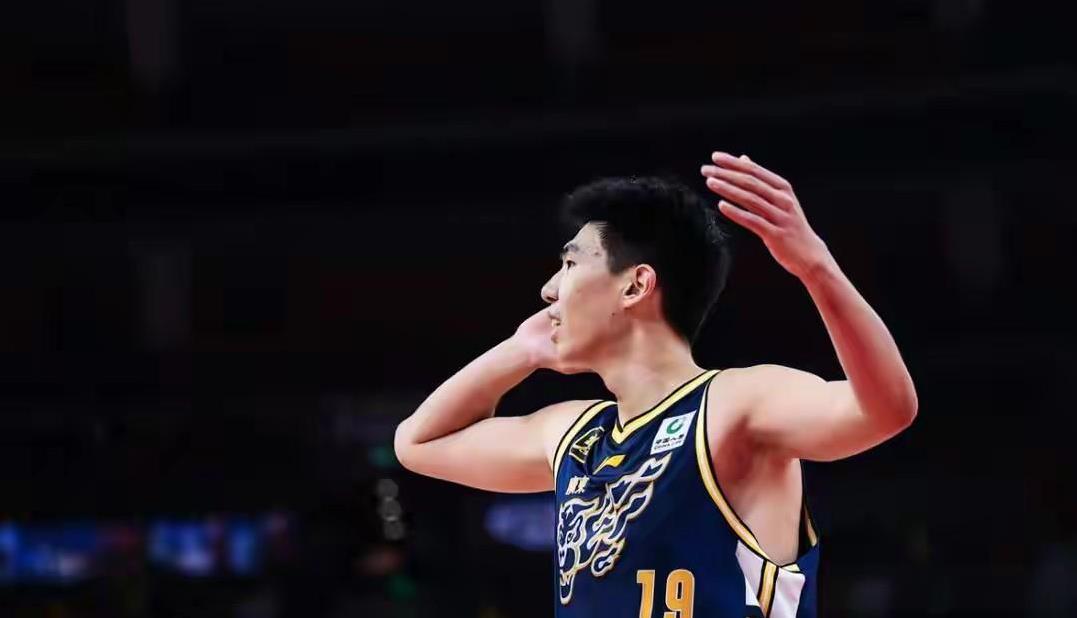 广东拿徐昕捉迷藏
网传条文写着租借广州4年，但两后可以回购，若两年后不回购，这包