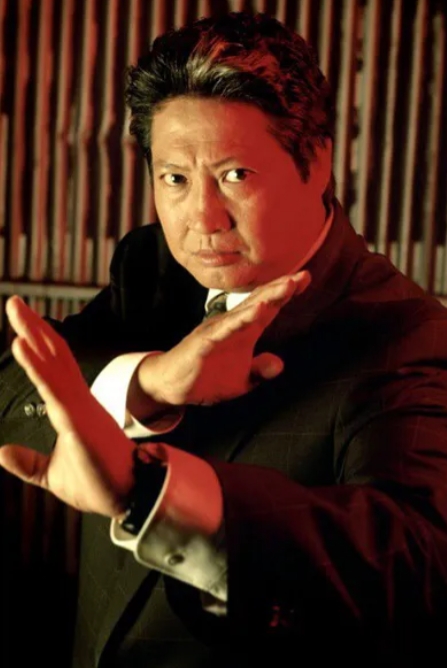 2003年，洪金宝在周星驰的《功夫》剧组，被蚊子咬出了300多个包，请了一个星期