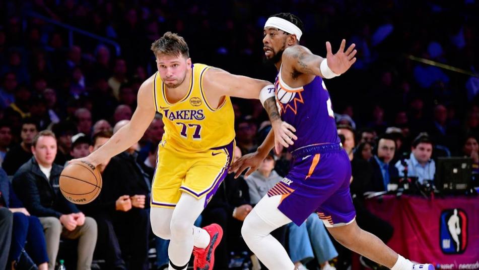 东契奇独狼式崩盘，老詹体能危机暴露！湖人脆弱的防守该如何补救