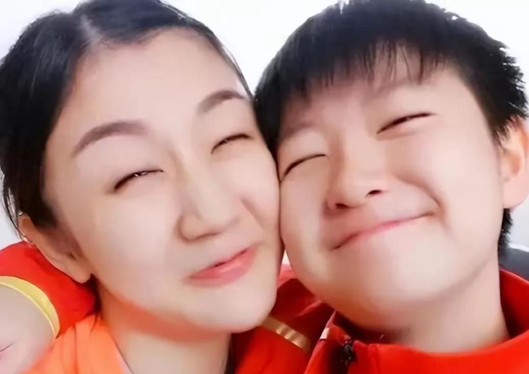 陈梦居然是国家级教练，
具备了教女乒国家队的资格，
我这里有一个不成熟的小建议，