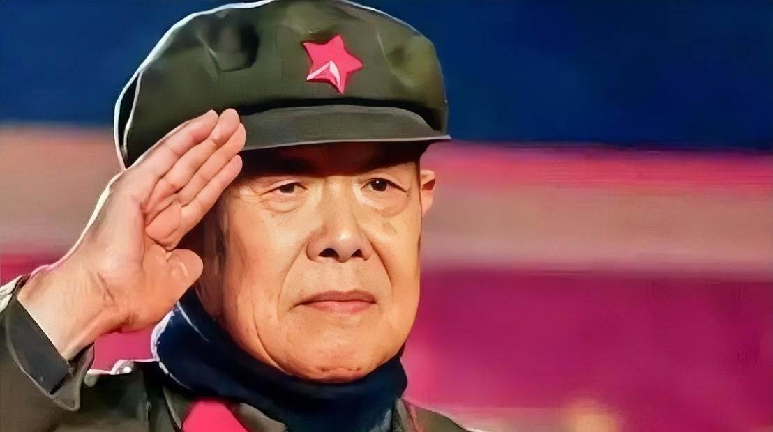张国富躺在黑龙江鹤岗一家小医院的走廊里，因呼吸困难大口喘着粗气，女儿张慧（化名）