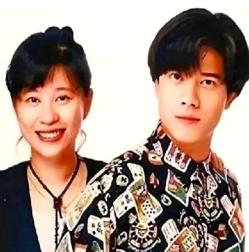 郭富城经纪人小美用毕生才华捧红他，至今未婚，视其为 “最好作品”。郭富城将大半身
