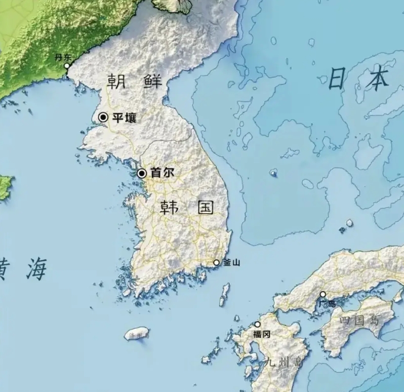 朴瑾惠这步臭棋，实在看不懂，为送她坐牢的人去站台，两边得罪，她图什么？
一个被弹