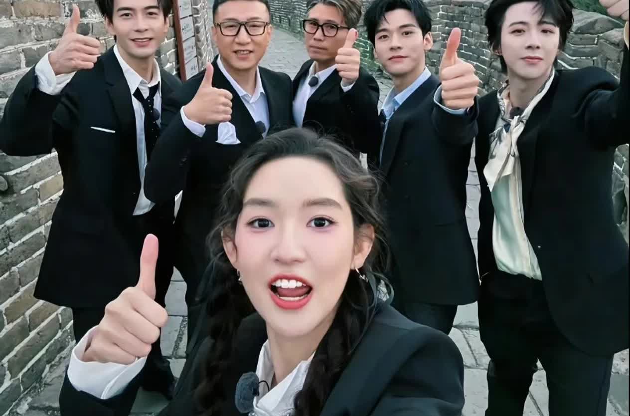 为什么常驻不能只是他们？
后面可以有嘉宾，
但《地球超新鲜》的常驻不能只是他