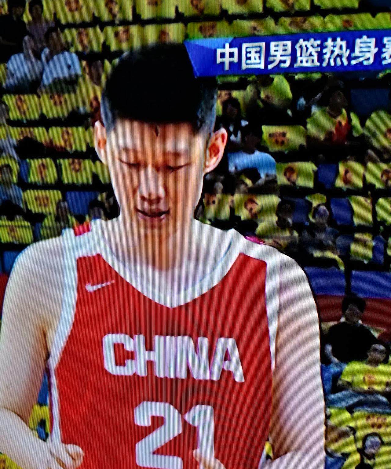 28岁胡金秋算得上是国家男篮的定海神针，他这次在亚洲杯场均16.5分9.3篮板和