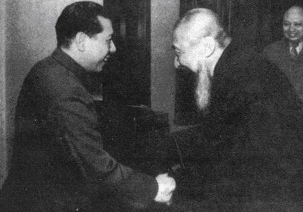 1948年9月10日，大汉奸王揖唐在刑场上哇哇大哭：“我都71了，让我自己死吧，