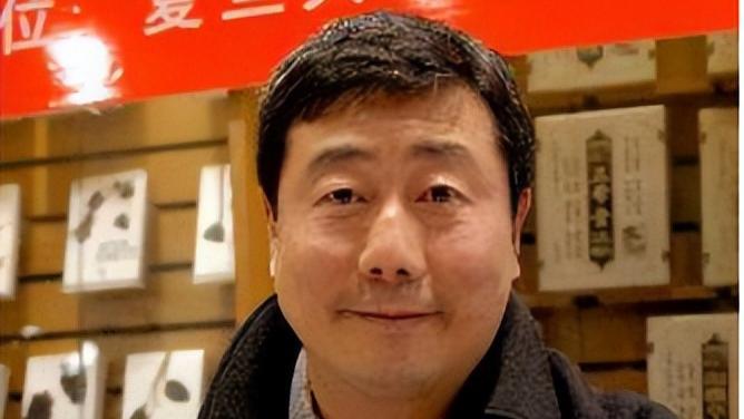 拿女儿学费养情人、家暴，从央视名嘴到阶下囚，方宏进现状如何？