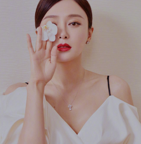 搞了几张岚宝的头像
自修，不嫌弃的话可以抱走用一用