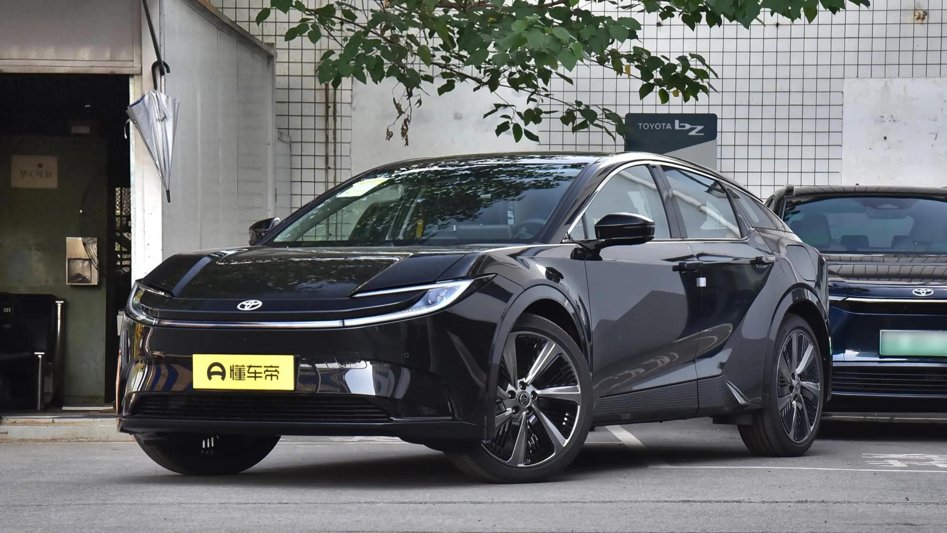 最值得送给老爸的一款车：一汽丰田bZ5，稳中带酷！