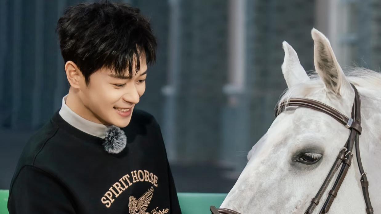 曹骏曾舜晞陈哲远新年穿搭，主打休闲与舒适，用好衣品硬控时尚