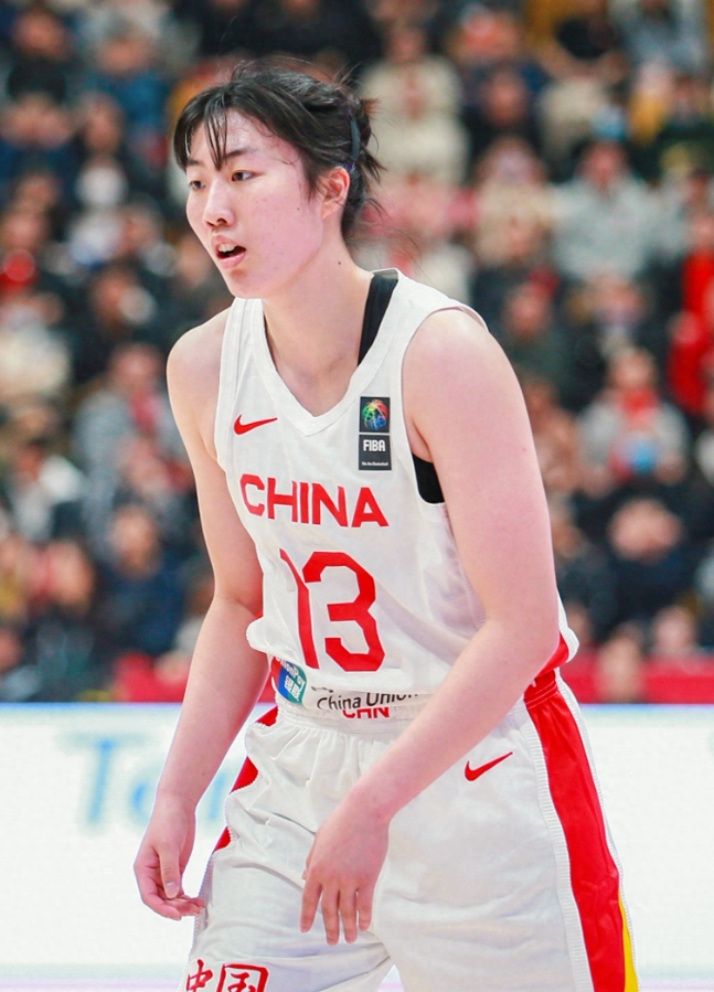 女篮热身赛，中国女篮101-55大胜波黑。
此役，中国女篮前锋罗欣棫非常高效，且