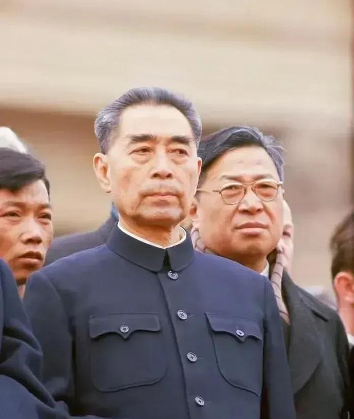 咏总理
淮水汤汤育俊贤，少年鸿志震云天。
津门求学寻真理，欧陆勤工夙梦牵。
虎穴