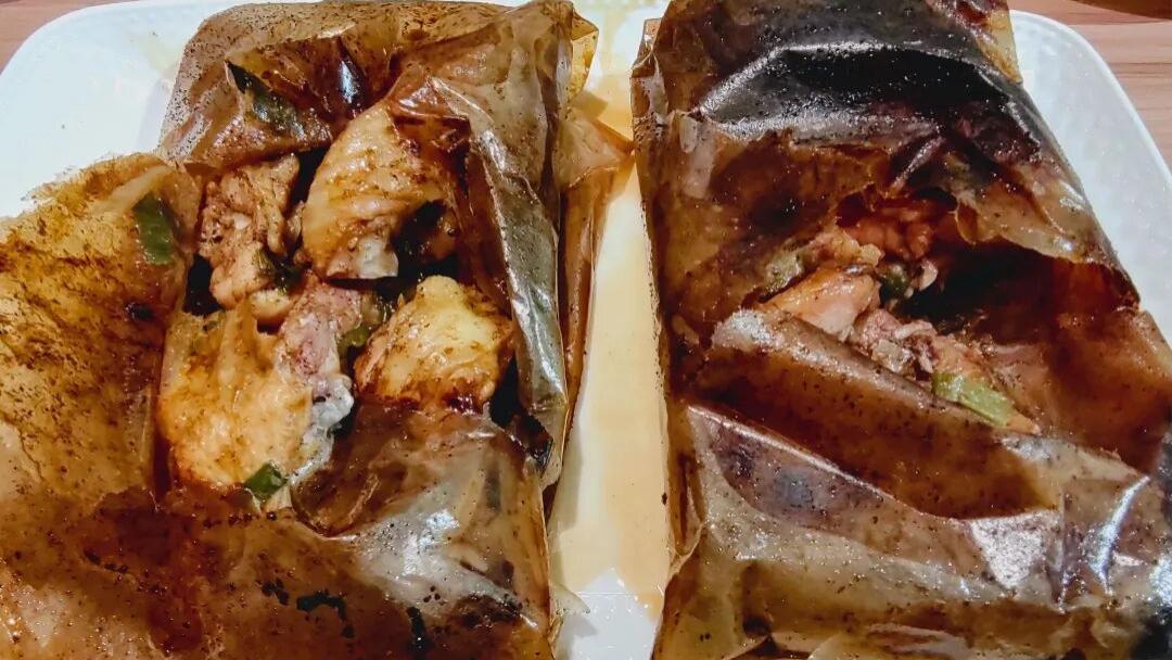 这道广西非遗梧州纸包鸡，还没吃，我就已经被征服了一半！